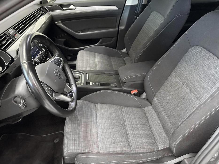 VOLKSWAGEN Passat 2021