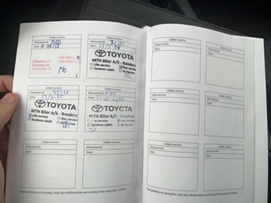 TOYOTA COROLLA CROSS 2023