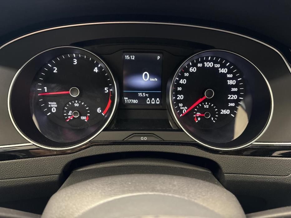 VOLKSWAGEN Passat 2022