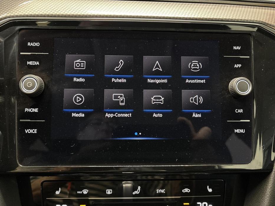 VOLKSWAGEN Passat 2022