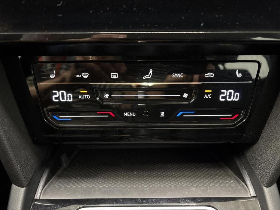 VOLKSWAGEN Passat 2022