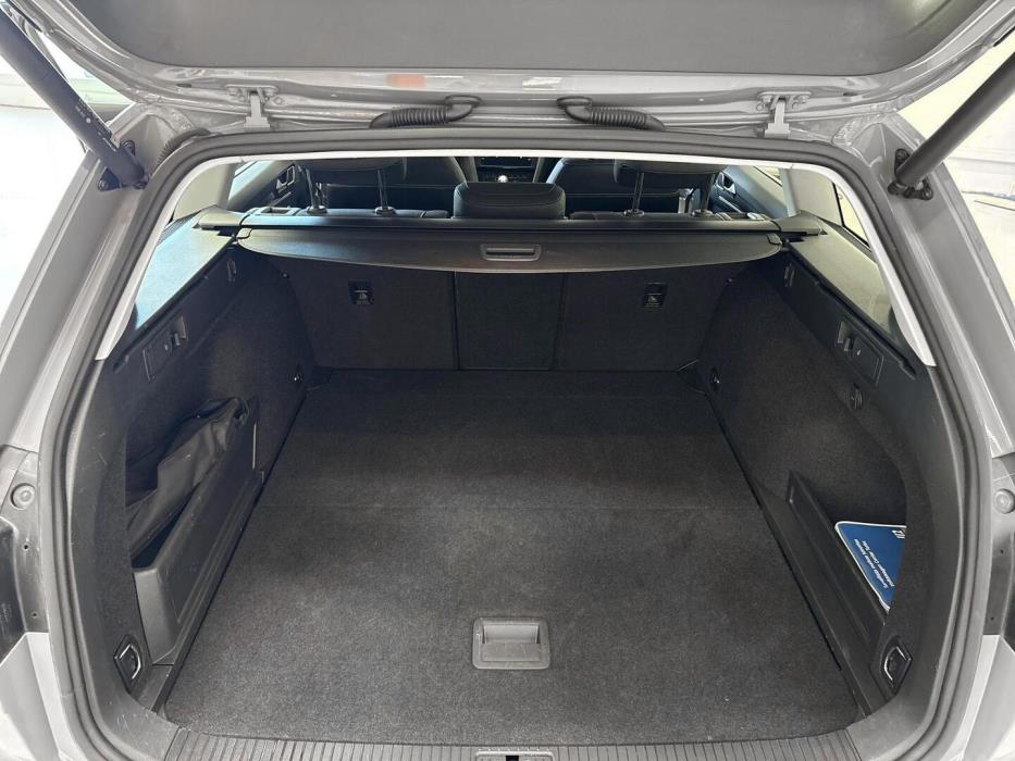 VOLKSWAGEN Passat 2022