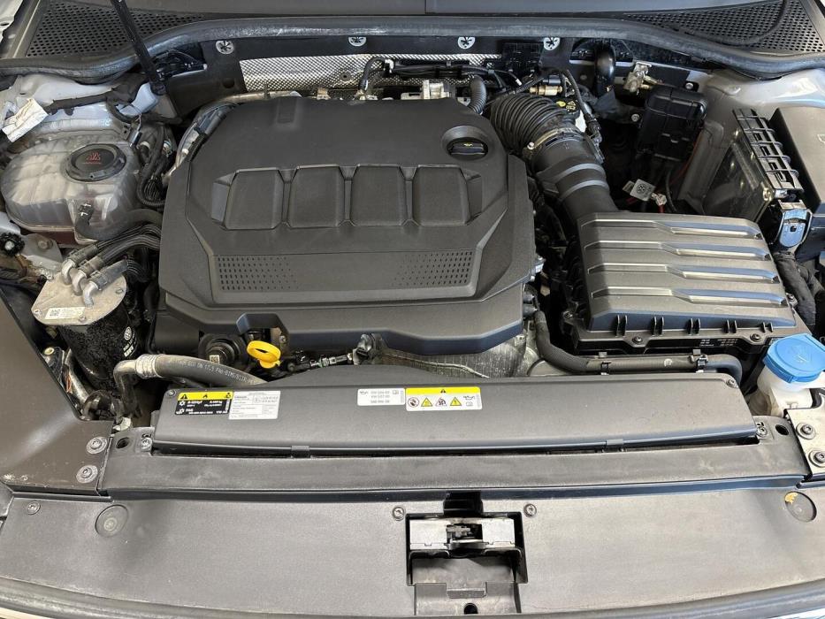 VOLKSWAGEN Passat 2022