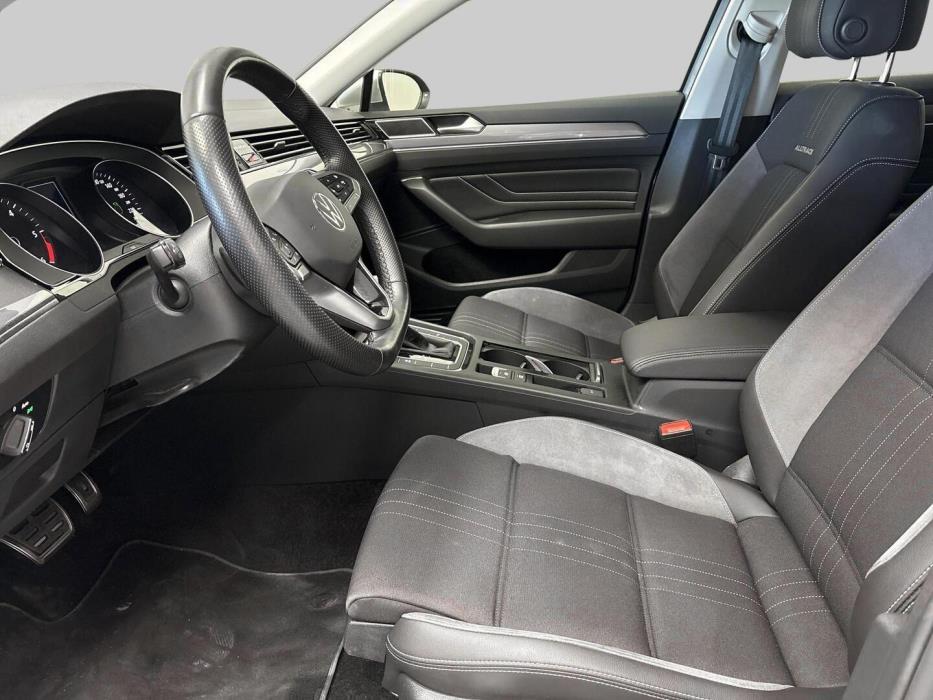 VOLKSWAGEN Passat 2022