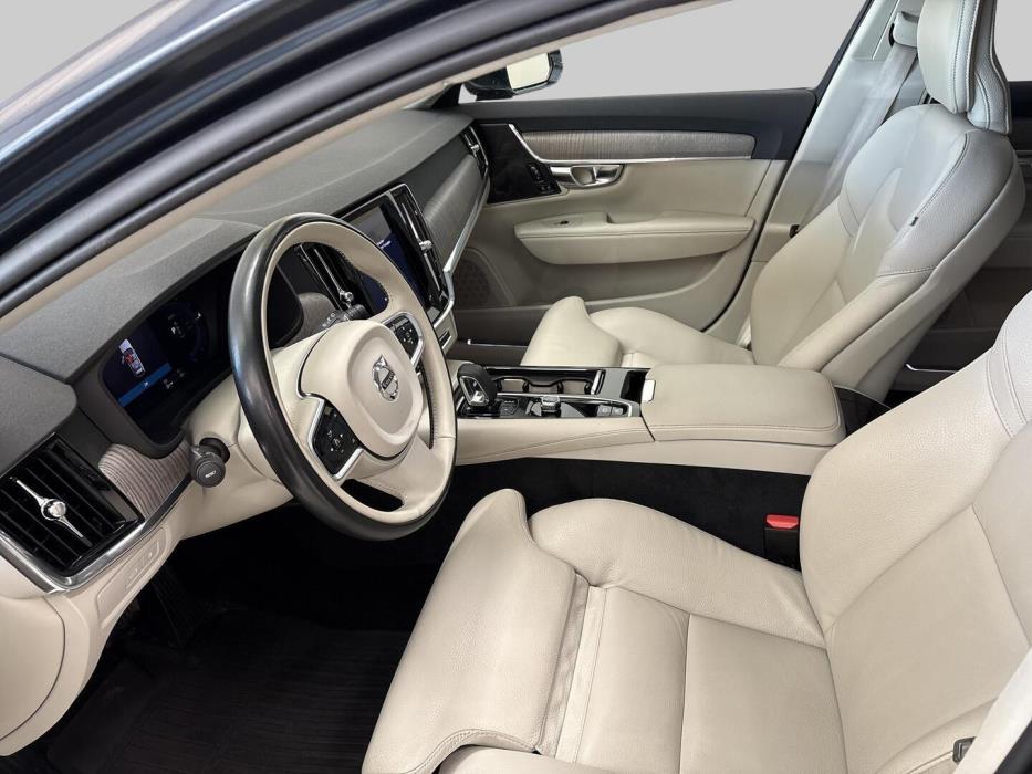 VOLVO V90 2023