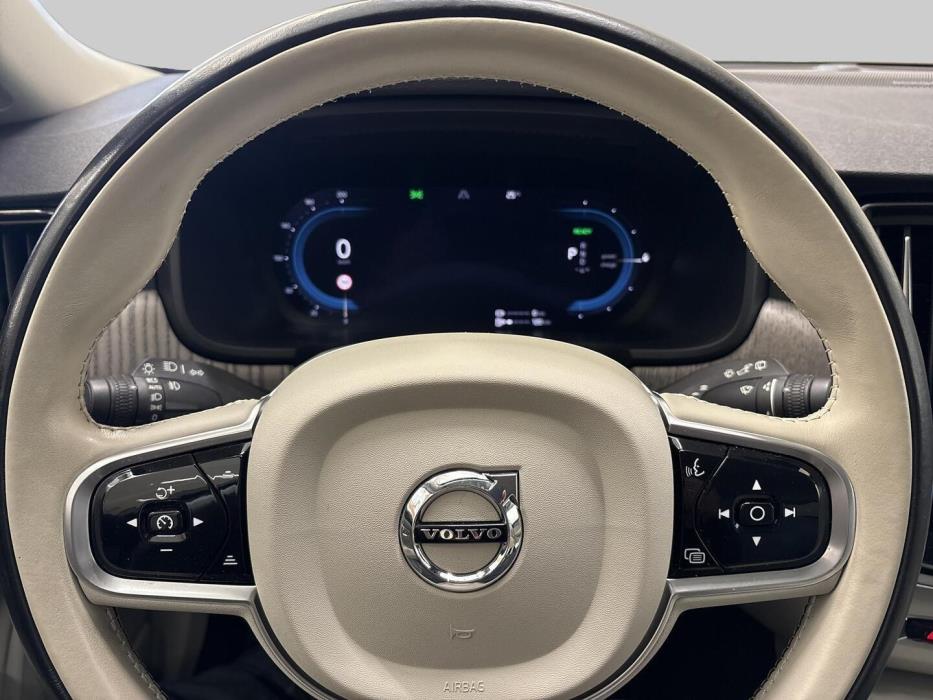 VOLVO V90 2023