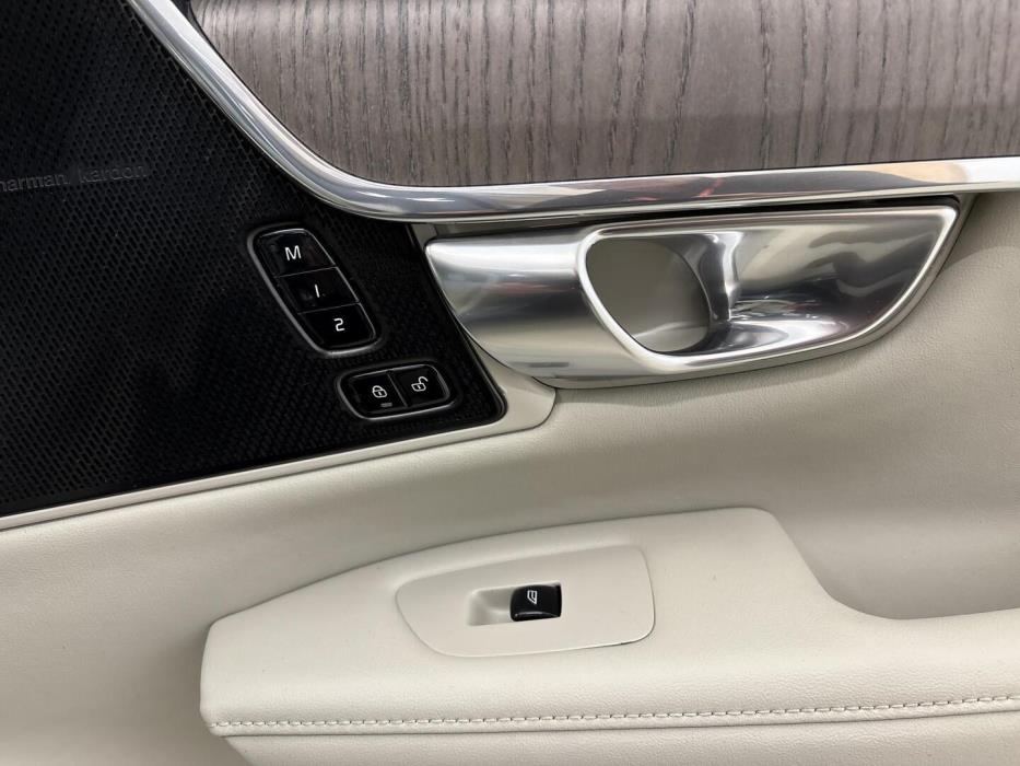 VOLVO V90 2023