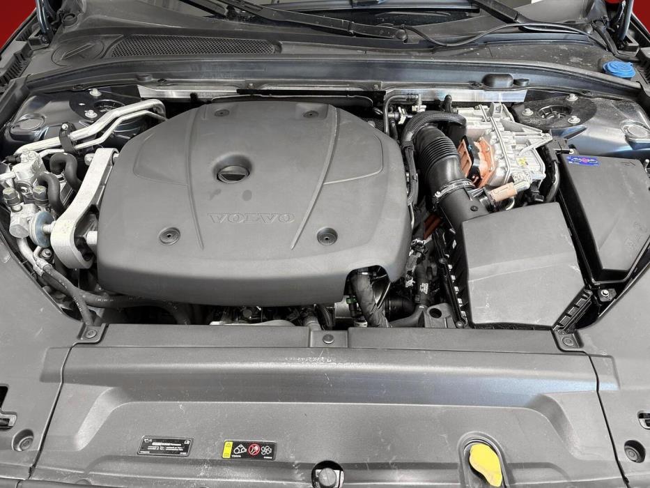 VOLVO V90 2023