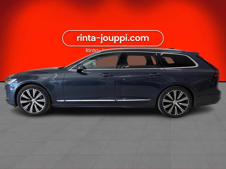 VOLVO V90 2023