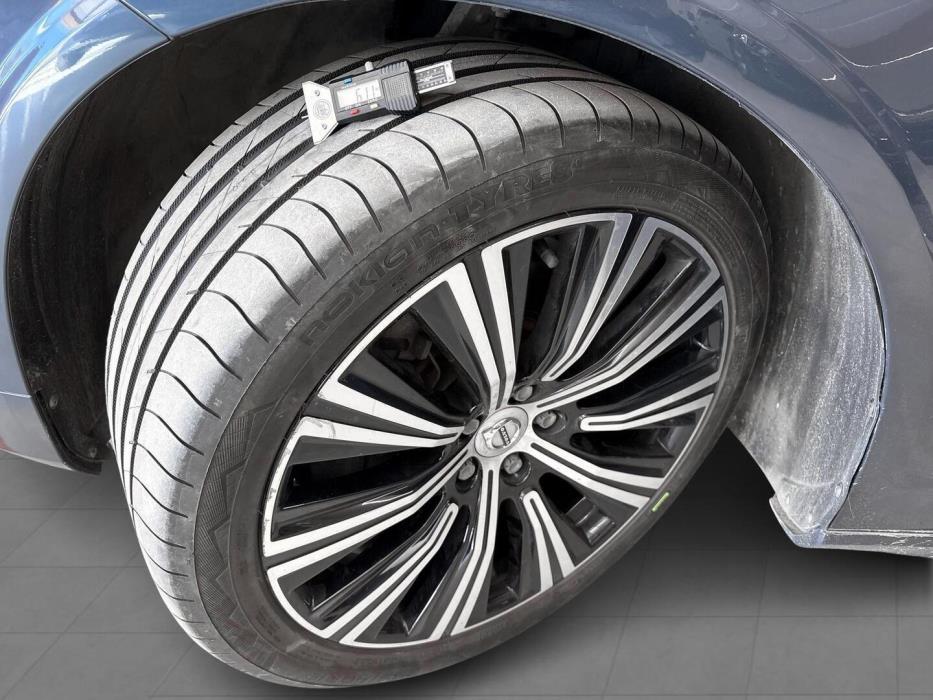 VOLVO V90 2023