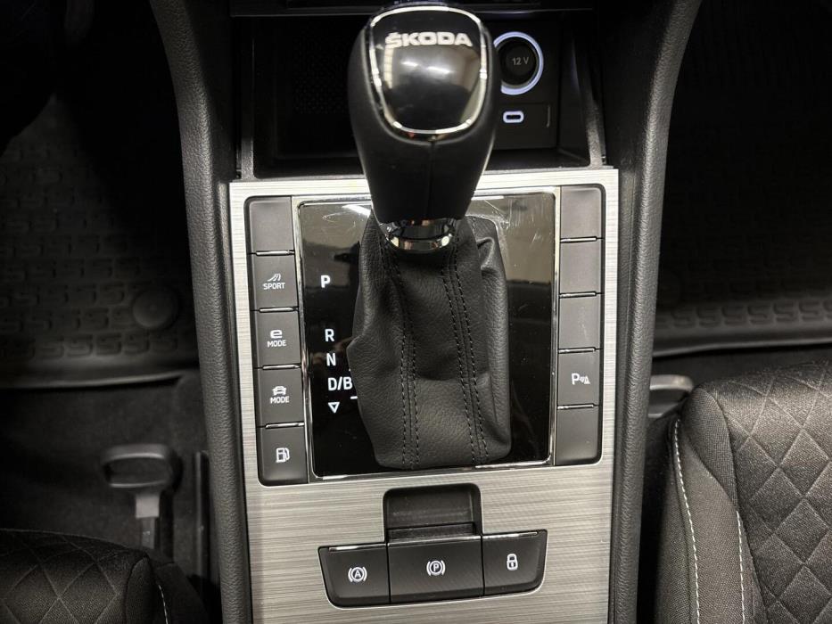 SKODA Superb 2023