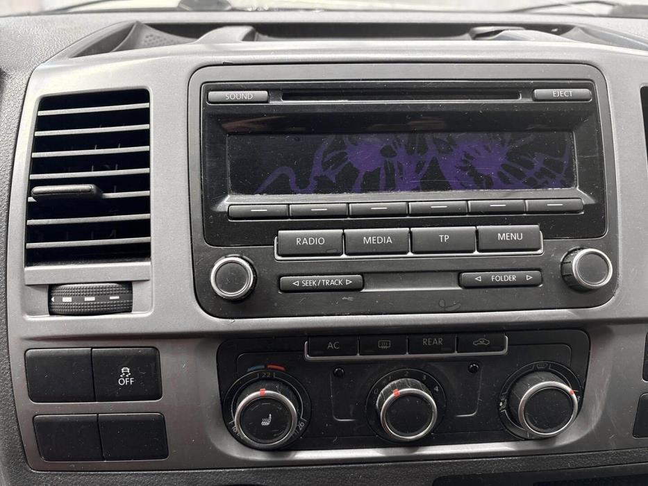 VOLKSWAGEN Caravelle 2012