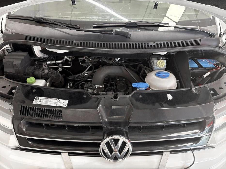 VOLKSWAGEN Caravelle 2012