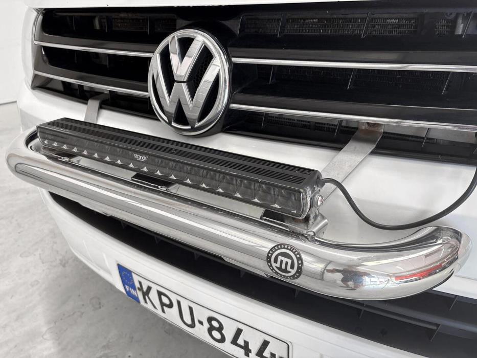 VOLKSWAGEN Caravelle 2012