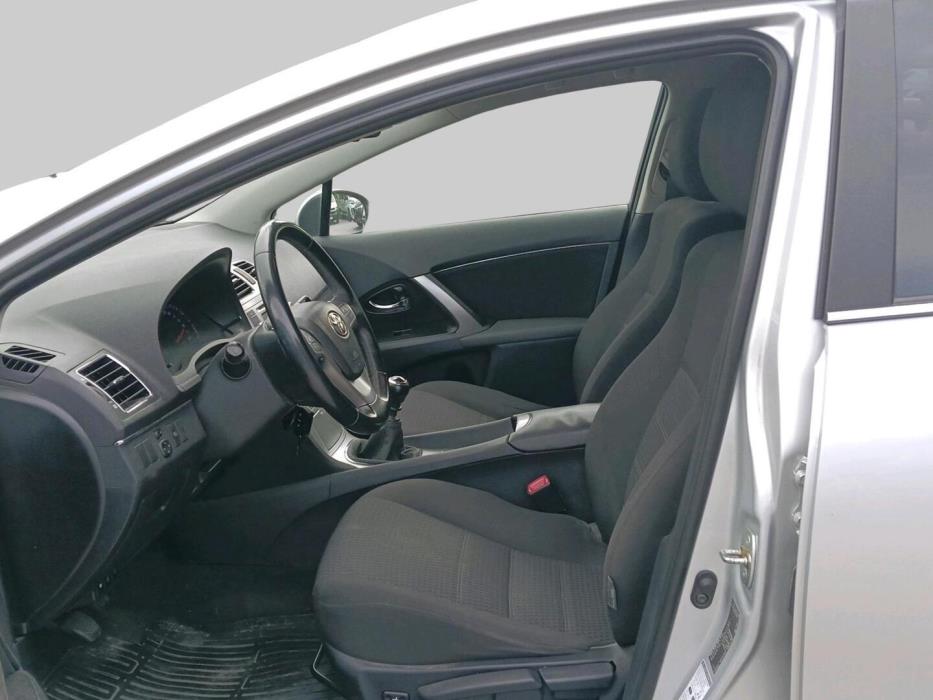TOYOTA Avensis 2013