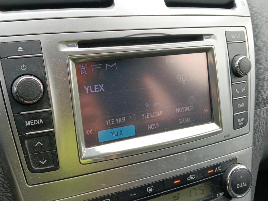 TOYOTA Avensis 2013