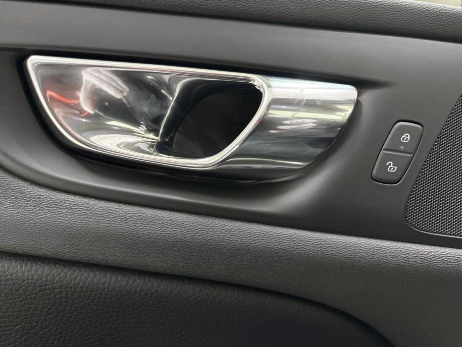 VOLVO V60 2019