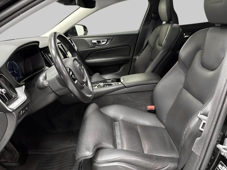 VOLVO V60 2019