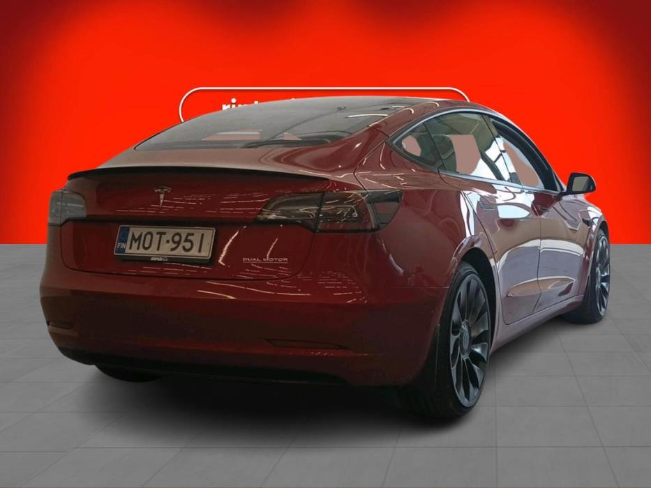 TESLA Model 3 2021