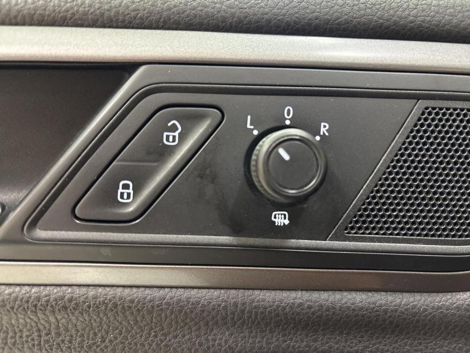 VOLKSWAGEN Golf Sportsvan 2016