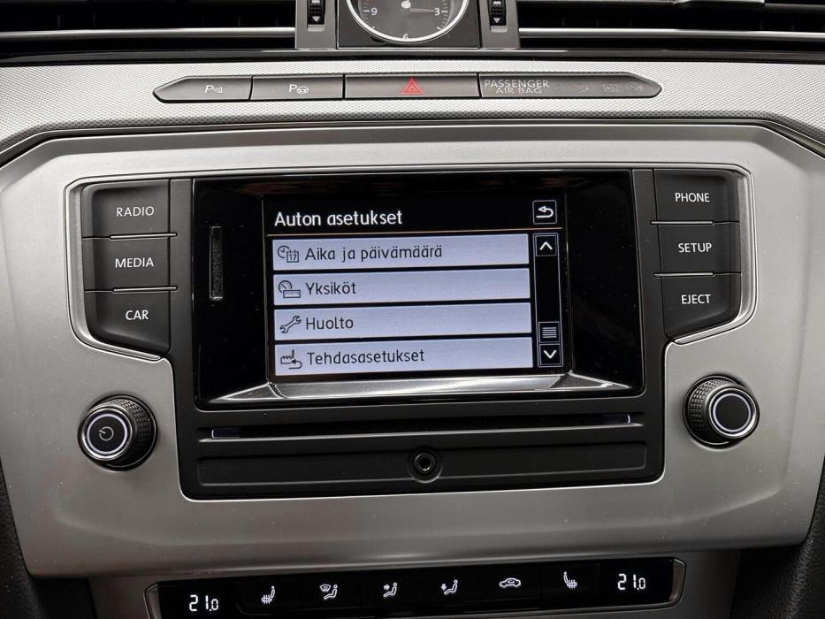 VOLKSWAGEN Passat 2016