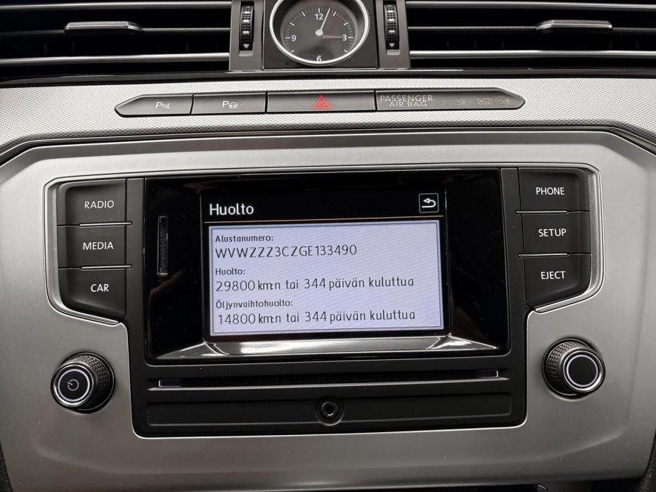 VOLKSWAGEN Passat 2016