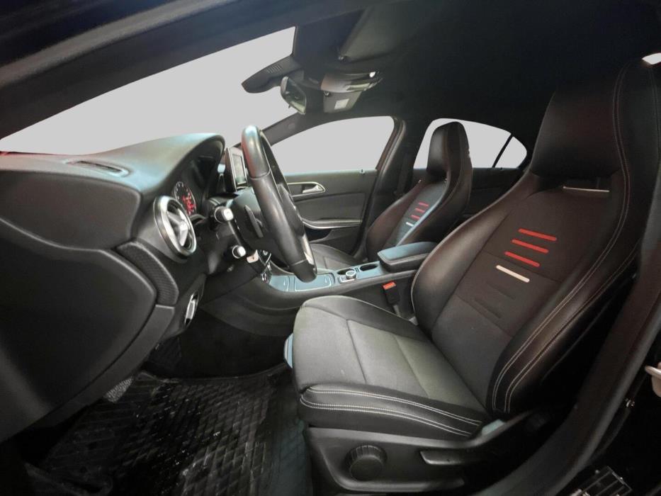 MERCEDES-BENZ A 2016