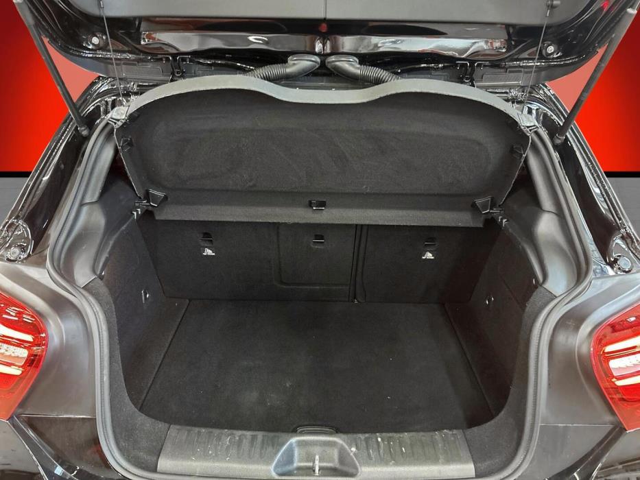 MERCEDES-BENZ A 2016