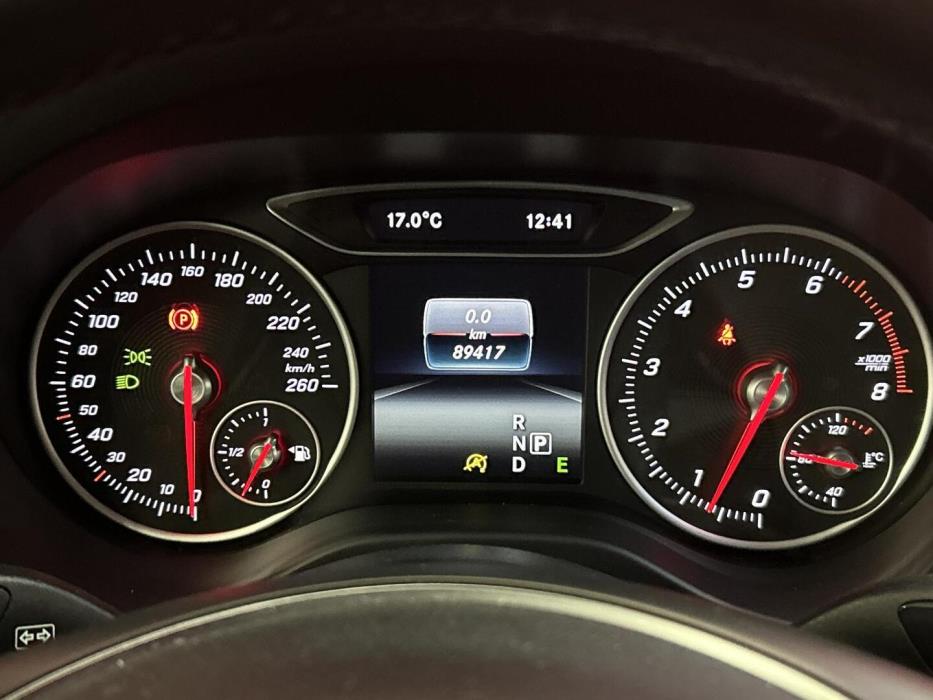 MERCEDES-BENZ A 2016