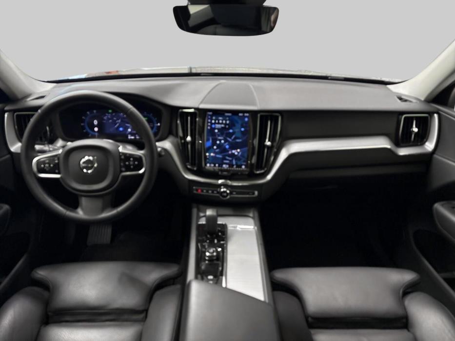 VOLVO XC60 2023