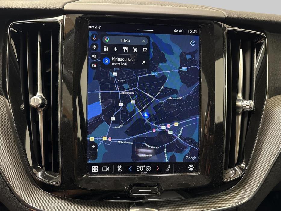 VOLVO XC60 2023