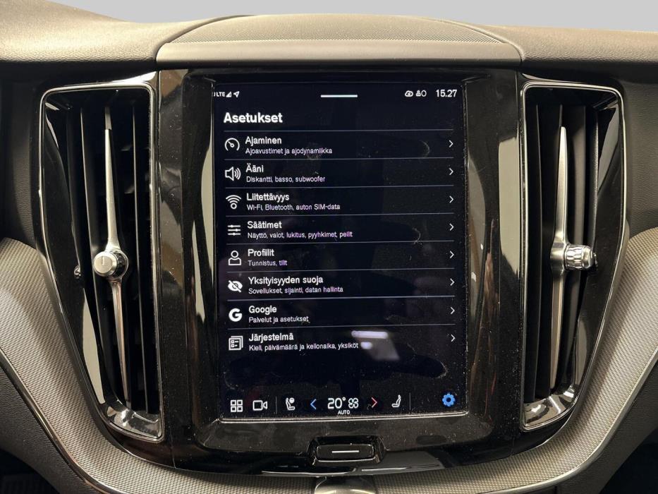 VOLVO XC60 2023