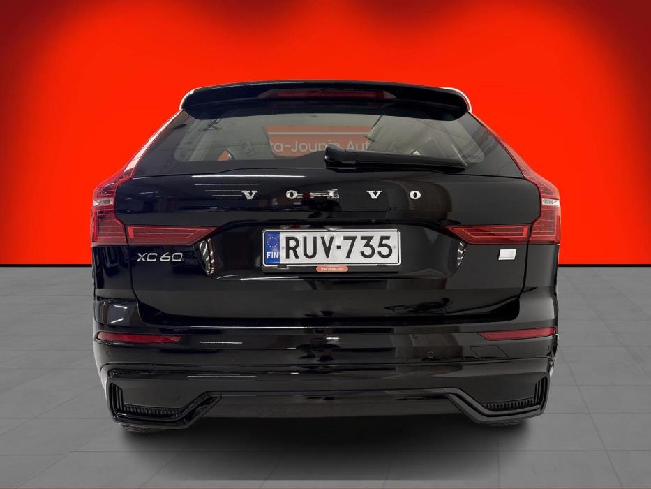 VOLVO XC60 2023