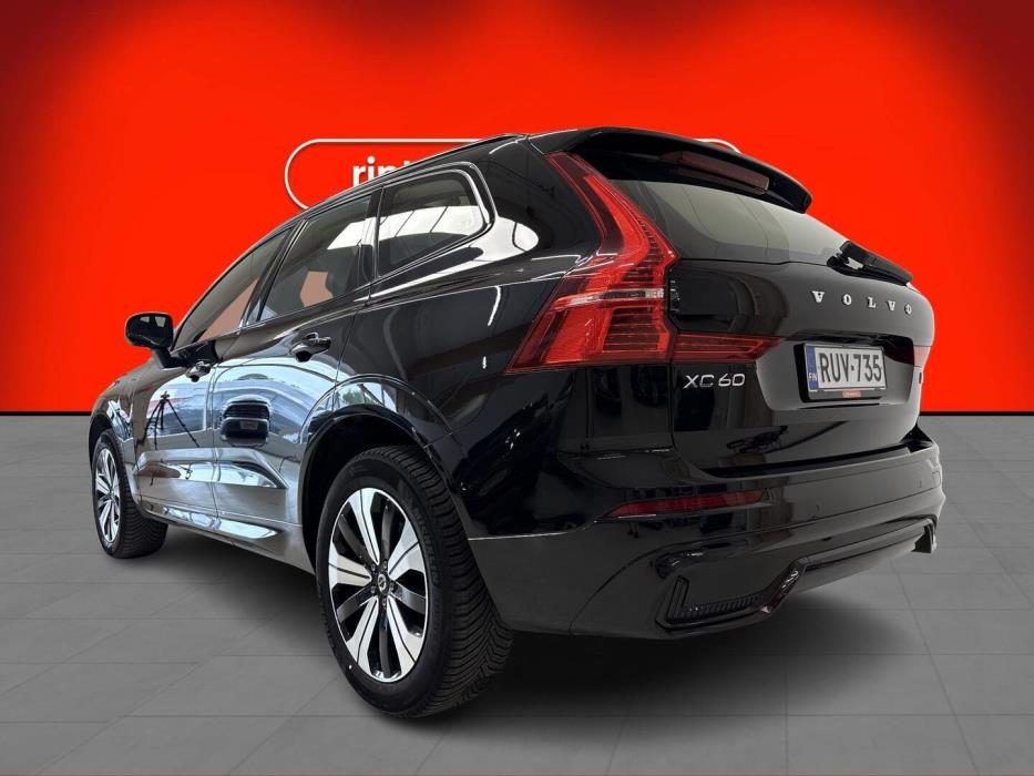 VOLVO XC60 2023
