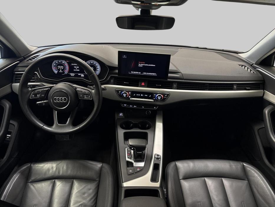 AUDI A4 2023