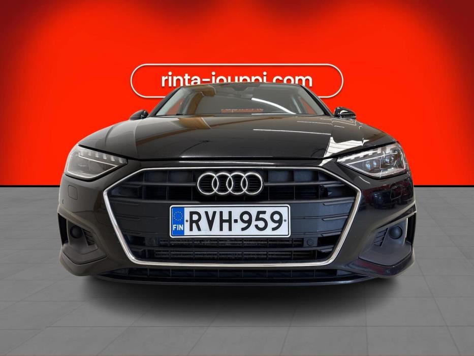 AUDI A4 2023
