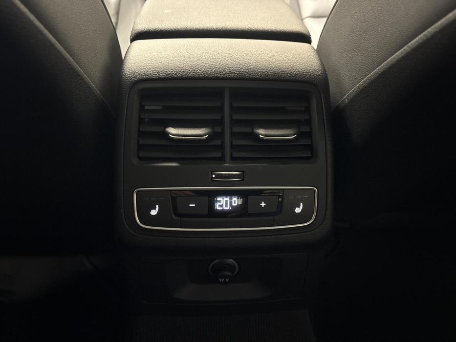 AUDI A4 2023