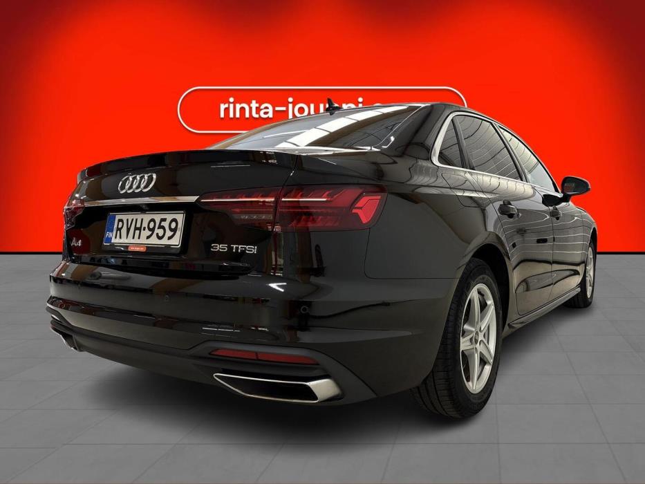AUDI A4 2023