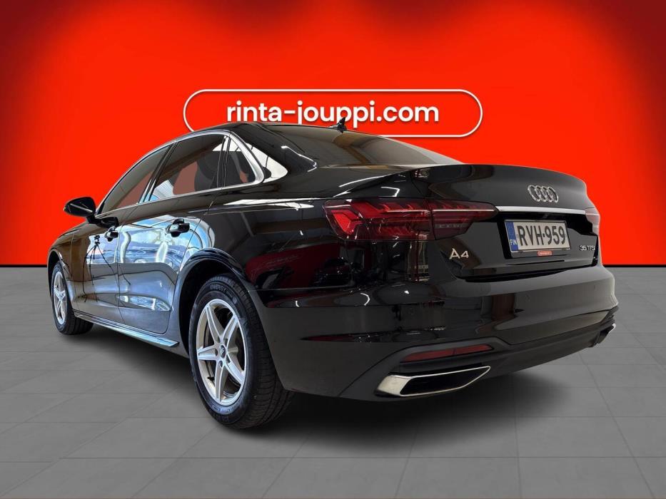AUDI A4 2023