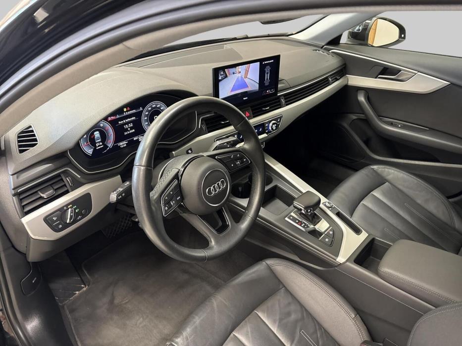 AUDI A4 2023