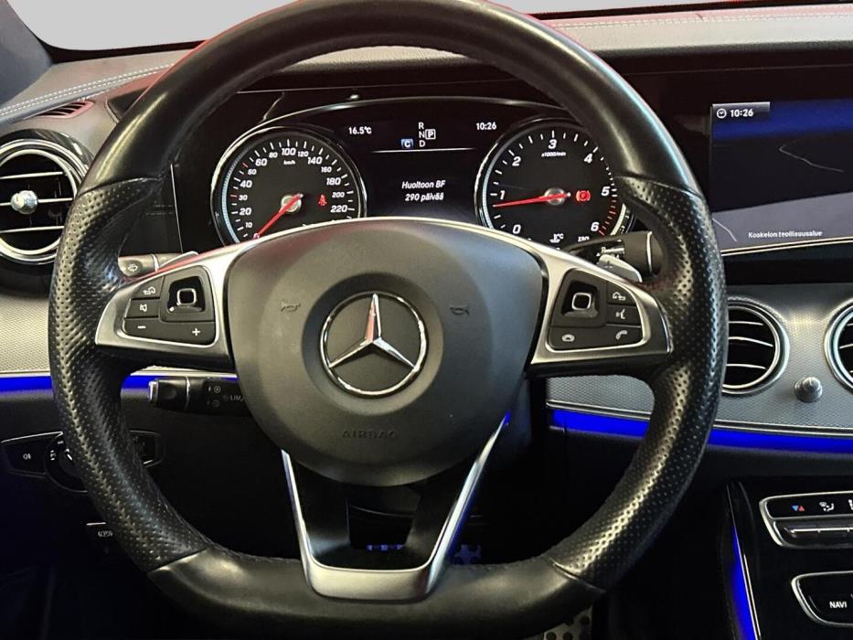 MERCEDES-BENZ E 2019