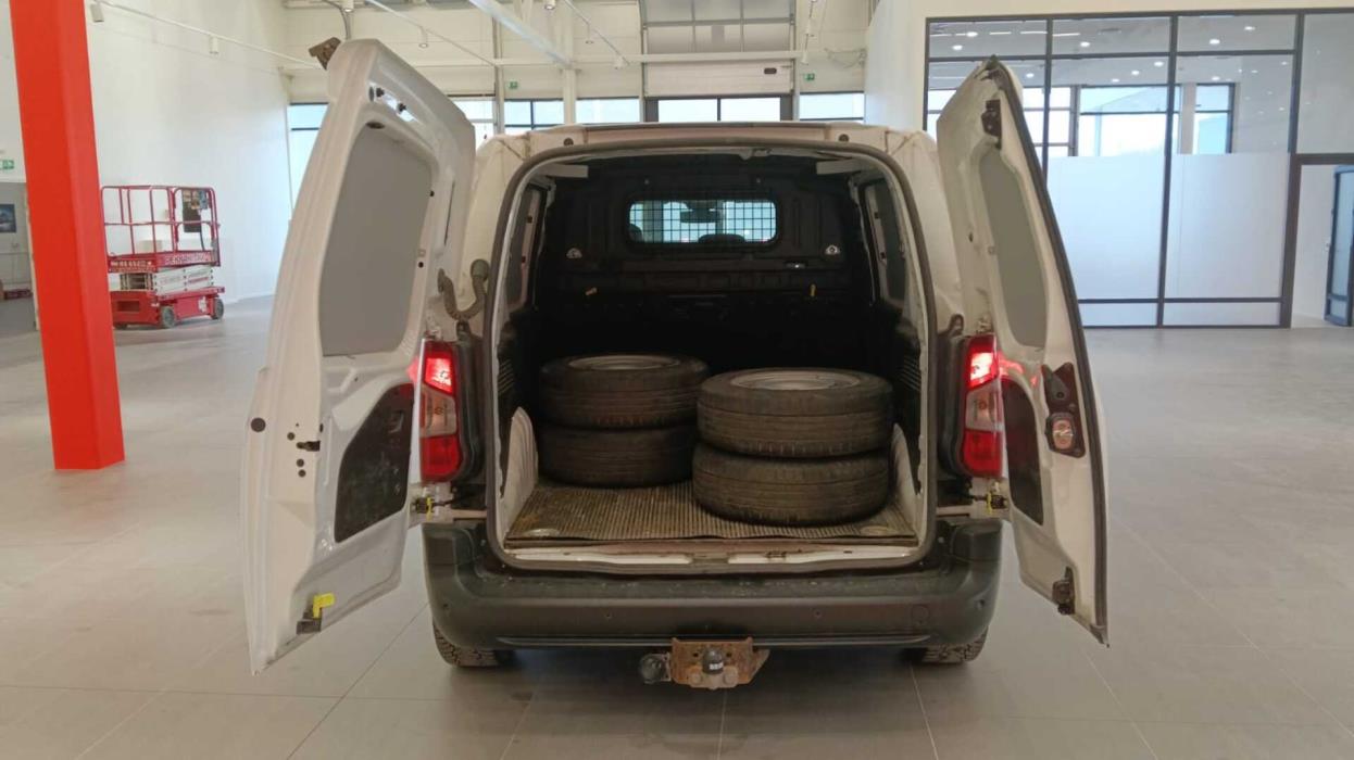 PEUGEOT Partner 2023