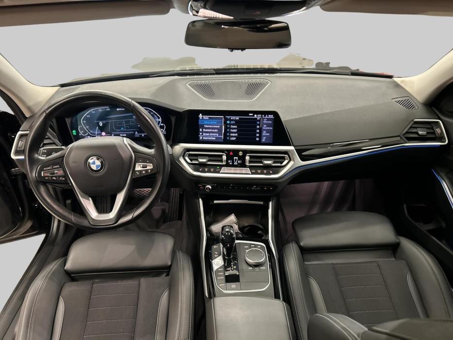 BMW 330 2021