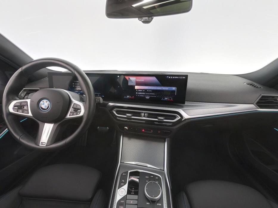 BMW 330 2024