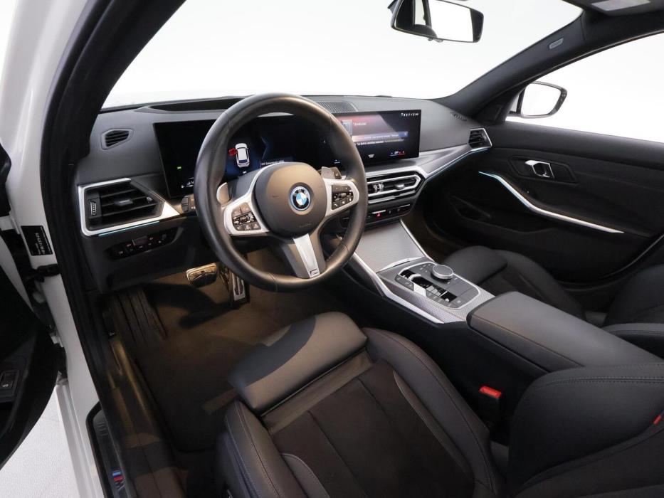 BMW 330 2024