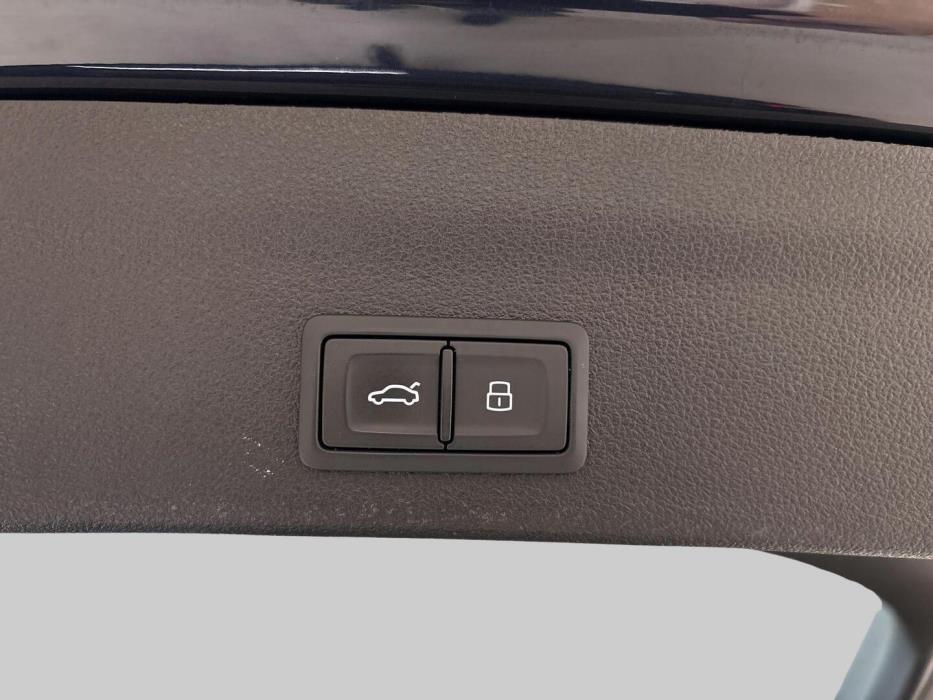 AUDI A6 2023