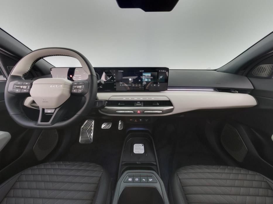 KIA EV4 2026