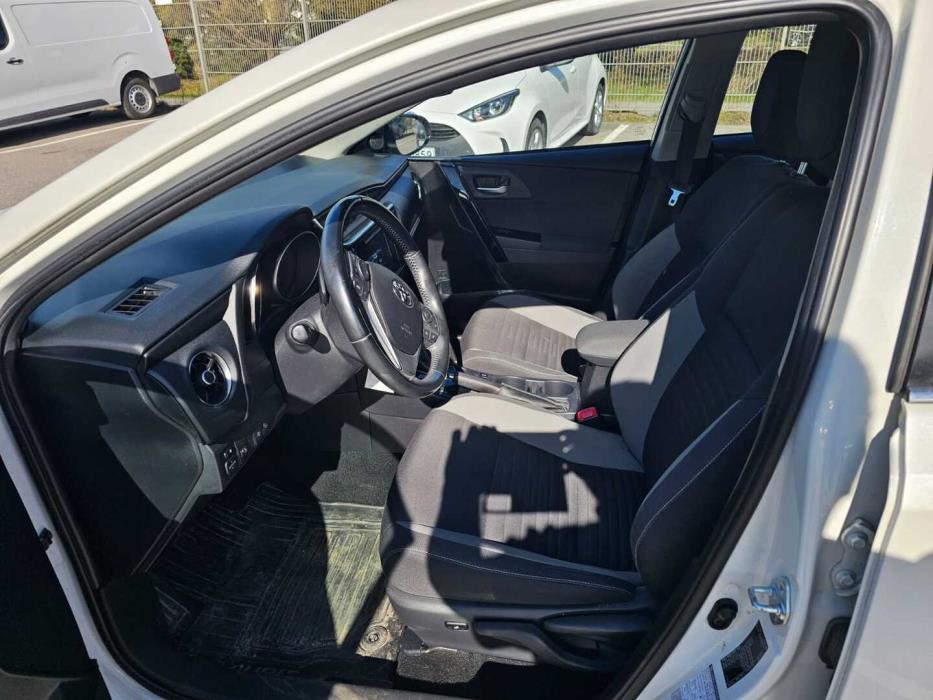 TOYOTA Auris 2016