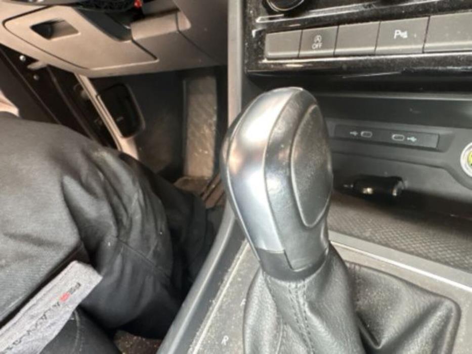 VOLKSWAGEN TOURAN 2021