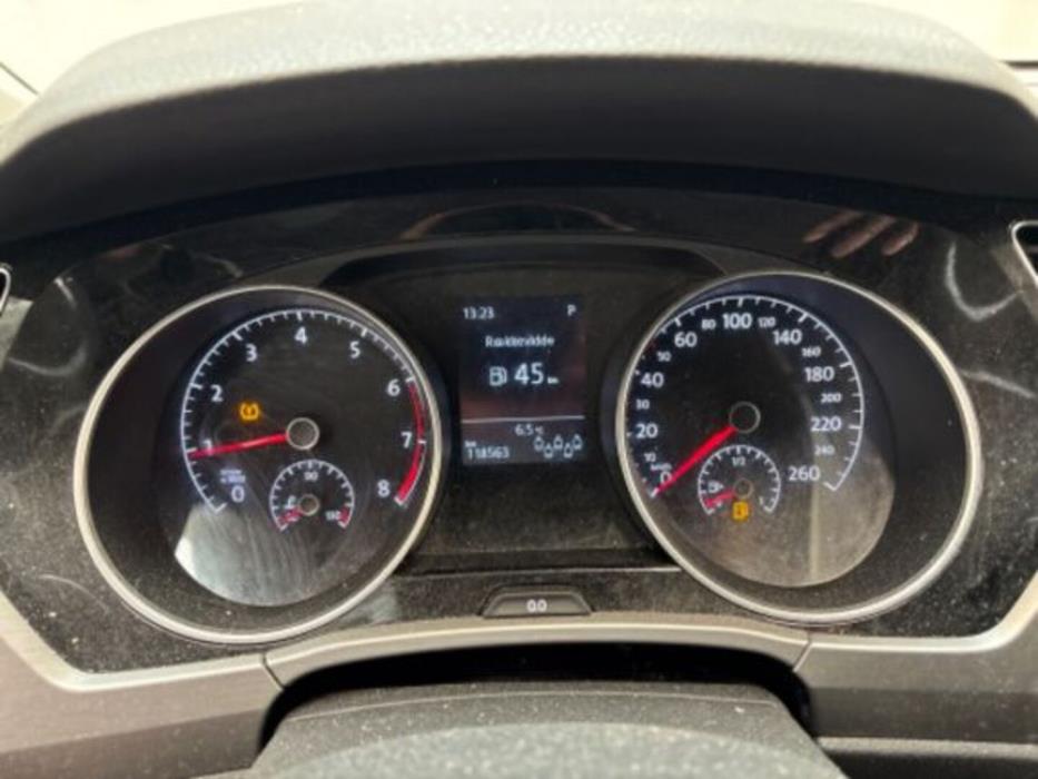 VOLKSWAGEN TOURAN 2021